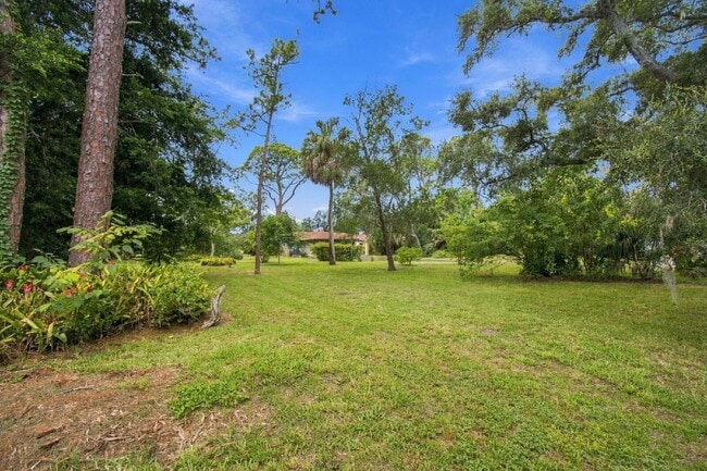 Building Photo - 1257 Fairway Cir S