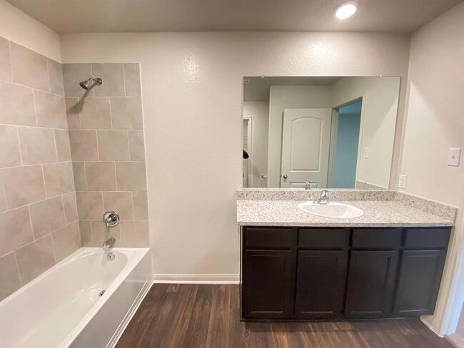 Building Photo - 213 Allington Cir