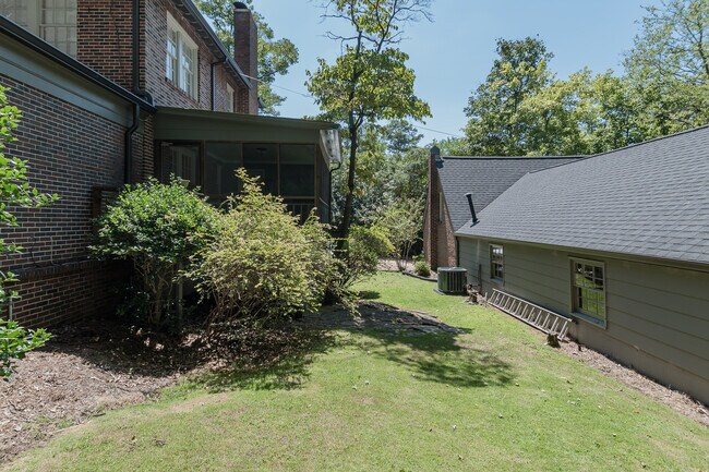 Building Photo - 3124 Overhill Rd