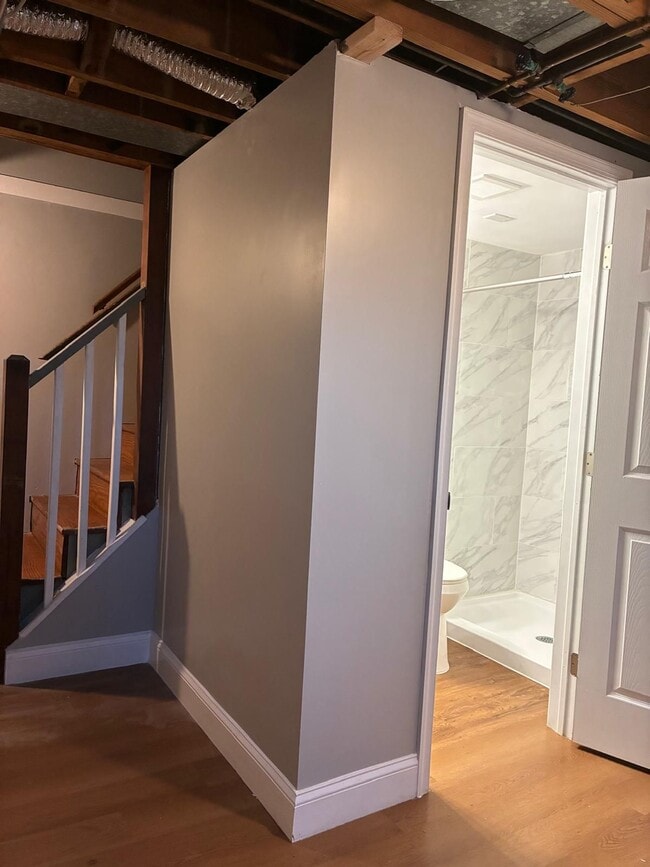 Building Photo - Lucia