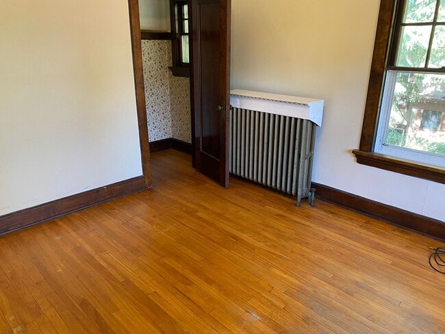 Building Photo - 4-Bedroom, 1.5-Bath Home Just A Few Blocks From Downtown