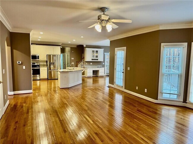 Building Photo - 5450 Heathridge Terrace