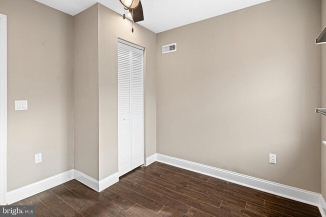 Building Photo - 2050 Mountain St