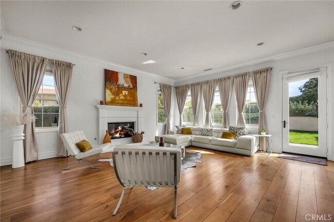 Building Photo - 8001 S Ocean Bluff Dr