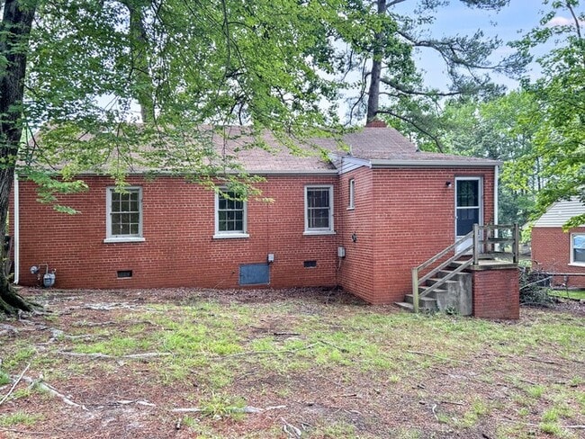 Building Photo - 1225 Blue Jay Ln
