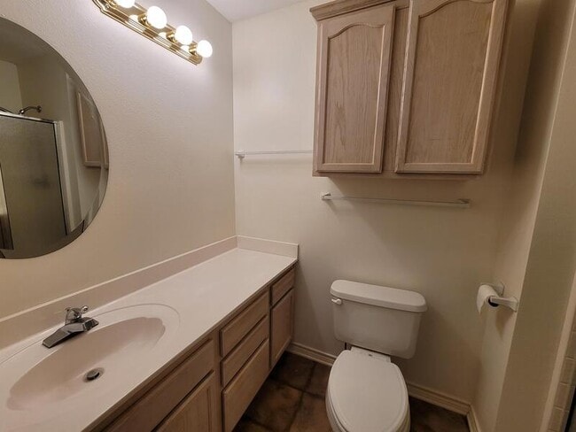 Building Photo - 640 Canada St