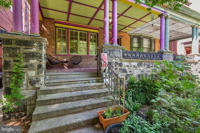 Building Photo - 4411 Pine St