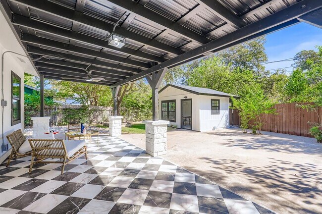 Building Photo - 2014 Hardy Cir