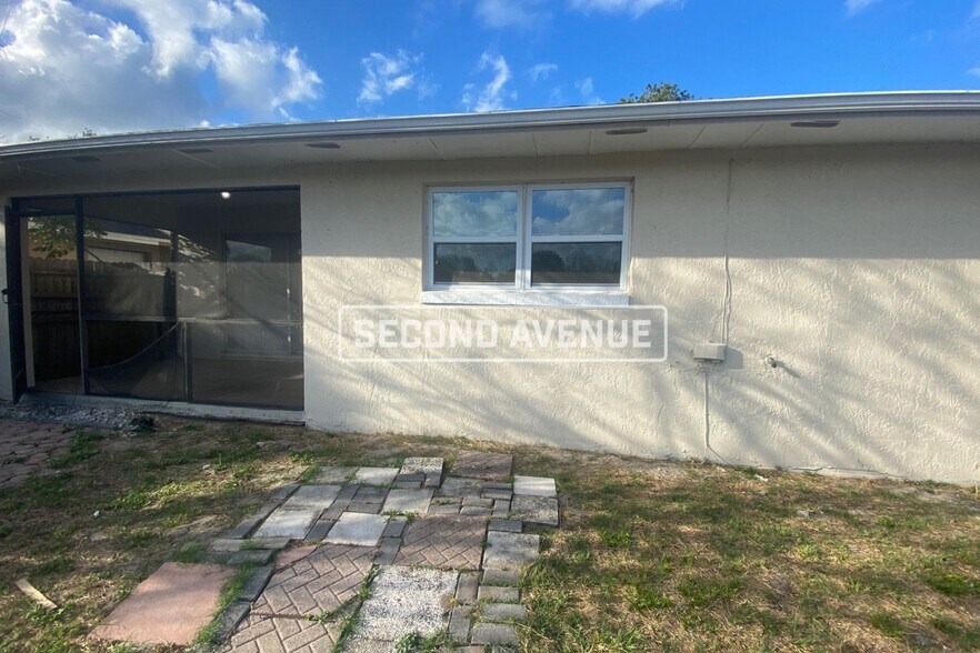 Building Photo - 10532 Wyndcliff Dr