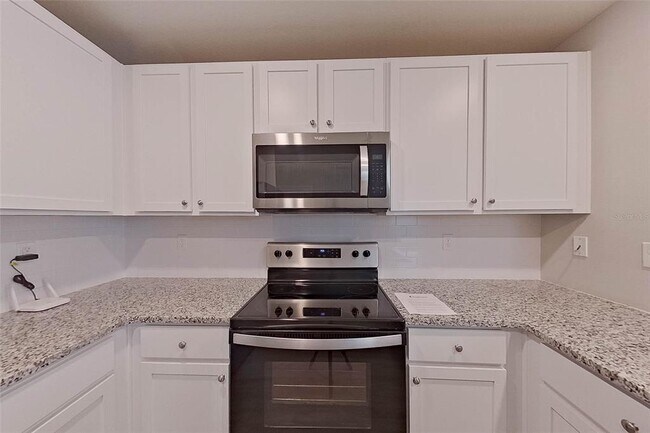 Building Photo - 8688 SW 43rd Ter