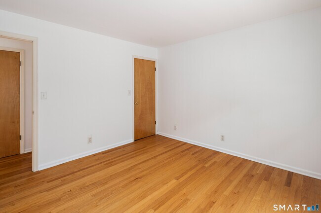 Building Photo - 44 Pleasant St
