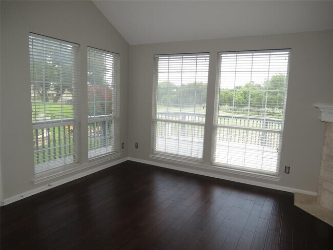Building Photo - 4008 Sable Oaks Dr