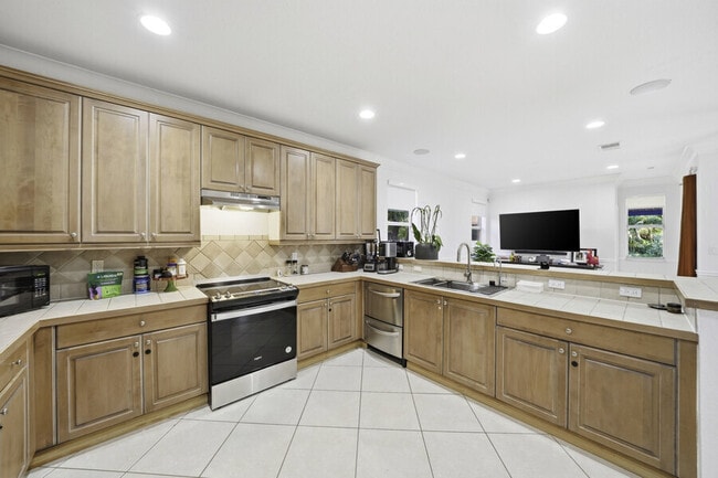 Building Photo - 16372 SW 62nd Ter