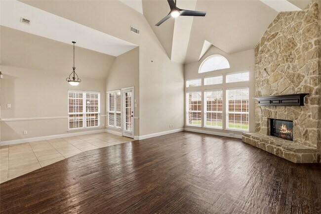 Building Photo - 3167 Izabella Ct