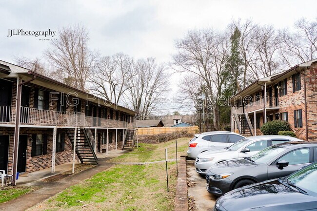 Building Photo - 129 Hillcrest Dr