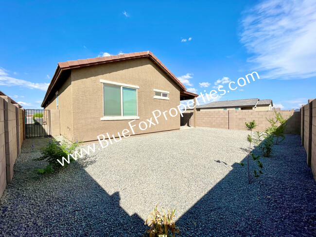 Building Photo - 10623 W Harrigan Dr