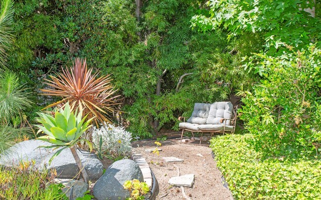 Building Photo - Stunning & Spacious Encinitas Home w/ Gorg...