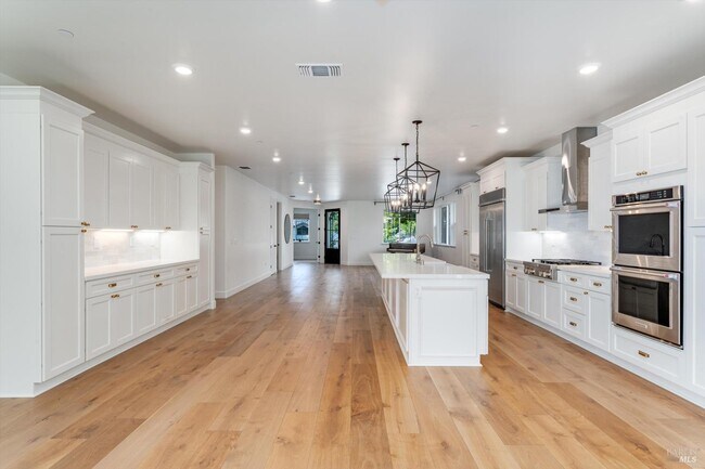 Building Photo - 1980 Bent Tree Pl