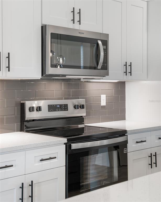 Building Photo - 24489 SW Kingsway Cir