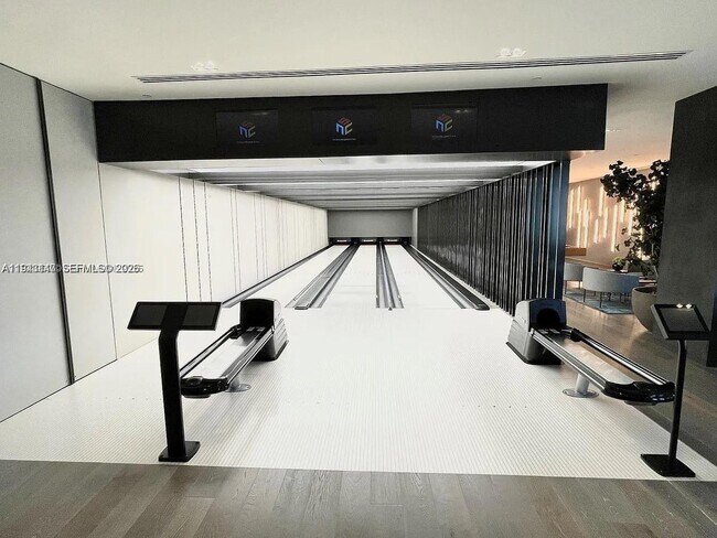 Building Photo - 650 NE 32nd St