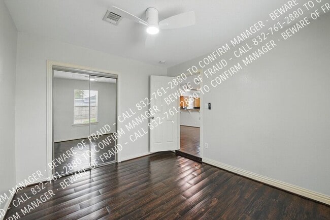 Building Photo - 506 E Alexander Ln