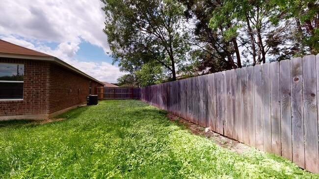 Building Photo - ALL STAINED CONCRETE FLOORING DUPLEX IN HA...