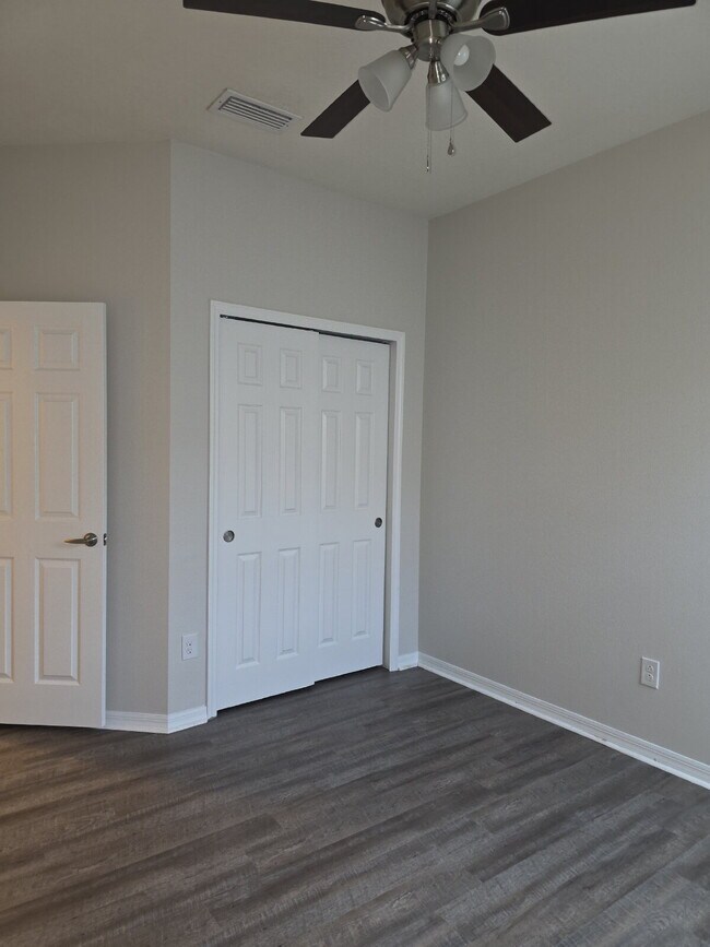 Building Photo - Very nice house in Ashton Oaks for rent