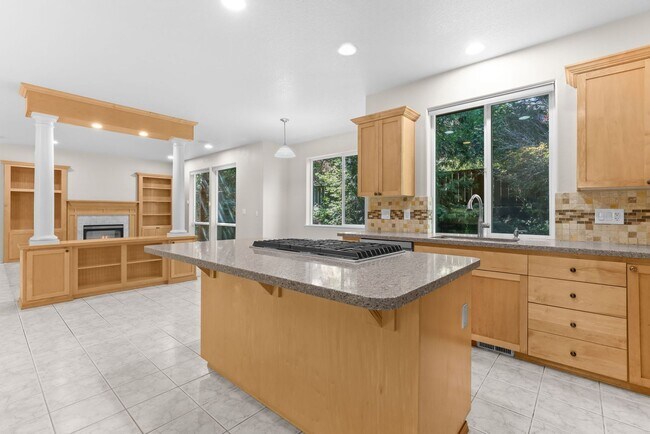 Building Photo - FOR RENT: CORNER LOT, Immaculate, lovely and spacious home - 5 bed, 3 bath + bonus room with 3-ca...