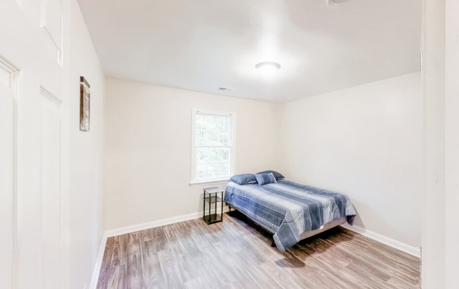 Building Photo - 149 Harlan Rd SW