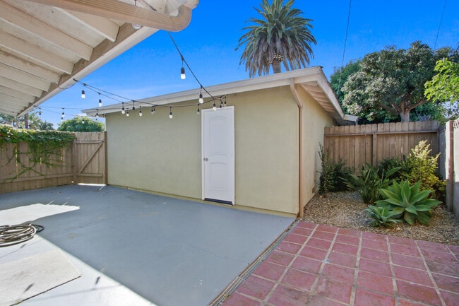 Private Backyard - 1565 Santa Ana Ave
