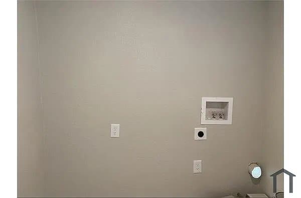 Building Photo - 806 4th Ave N