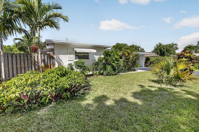 Building Photo - 5731 NE 17th Terrace