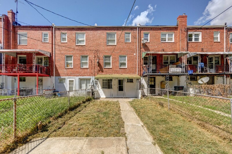 Building Photo - 787 Yale Ave