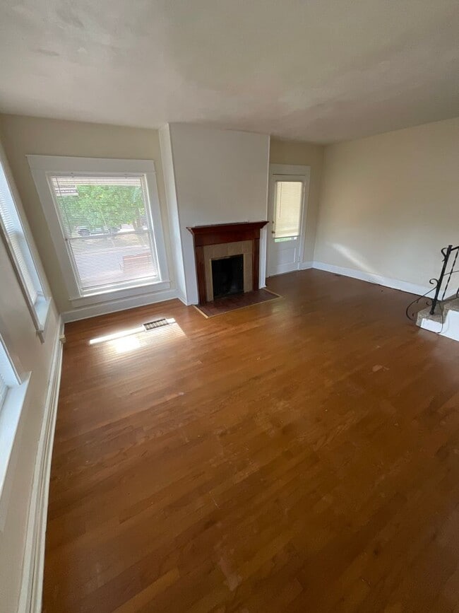 Building Photo - 4 BED HISTORIC BLOOMINGTON HOUSE!! *AVAILABLE AUGUST 2027*