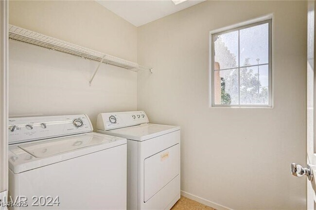 Building Photo - 11540 Kindsland St
