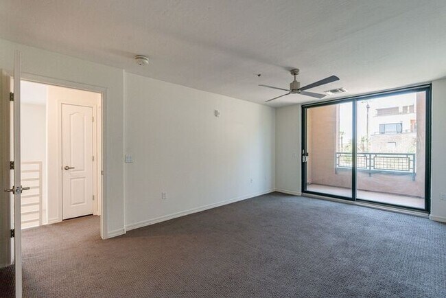 Building Photo - 16 W Encanto Blvd