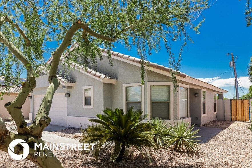 Primary Photo - 1815 E Hamel Way