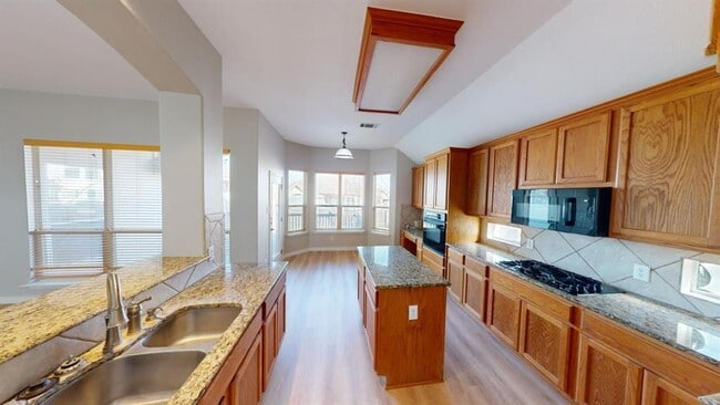 Building Photo - 20717 Bellerive Dr