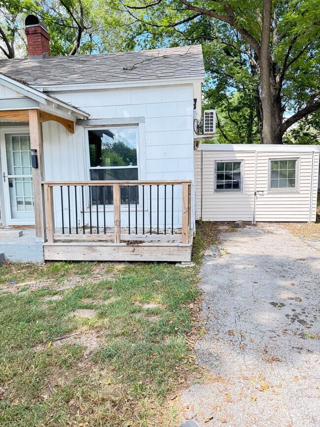 Primary Photo - 1 bedroom/1 bathroom