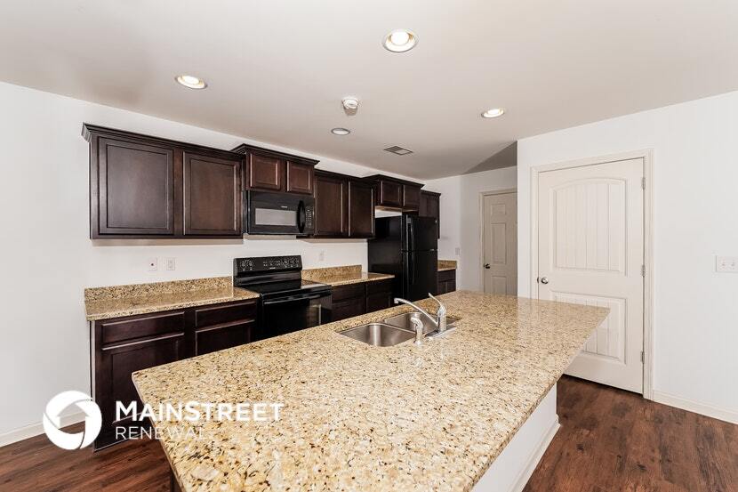 Building Photo - 915 Hawthorn Ln