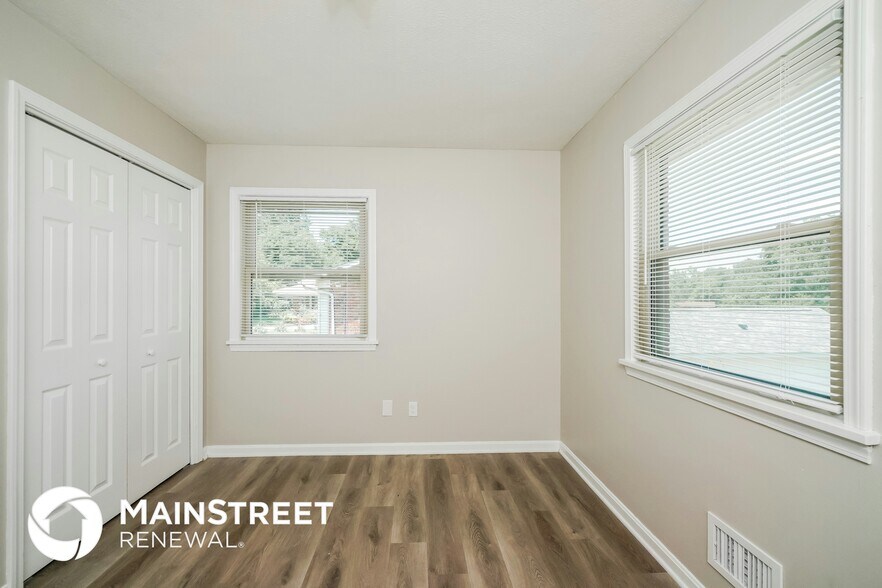 Building Photo - 8603 Honor Ave