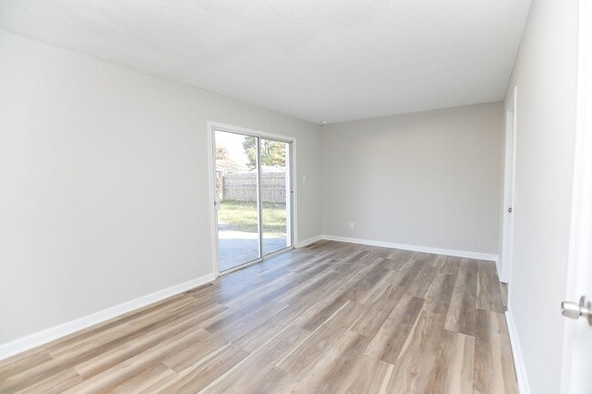 Building Photo - Spacious Home Near Bow Creek & Lynnhaven Mall