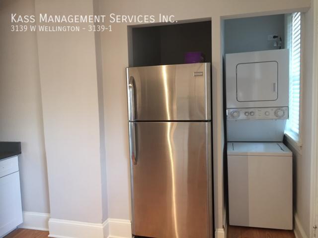 Building Photo - 3139 W Wellington Ave