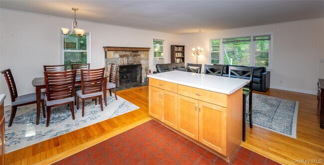 Building Photo - 24 Crescent Dr