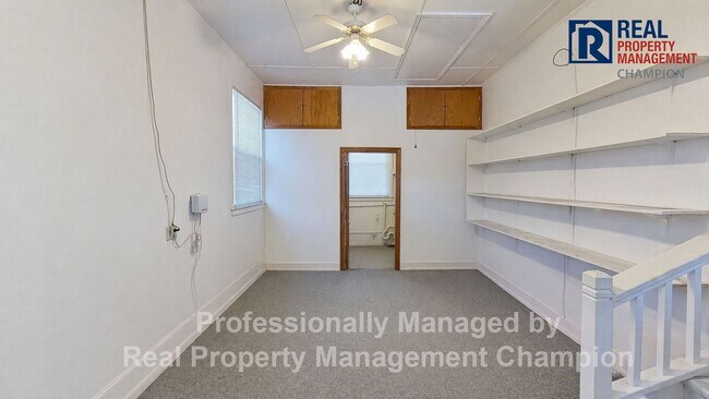 Building Photo - Updated 3 BD/2BA Home on Spacious Corner Lot