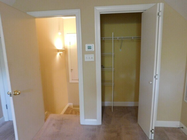 Building Photo - 300 Taliaferro Ln