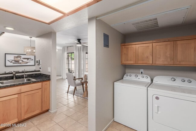 Building Photo - 4279 N River Grove Cir