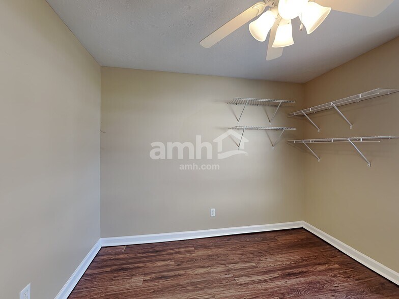 Building Photo - 4383 Arlington Cir