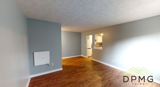 Building Photo - 326 E Hillsdale St