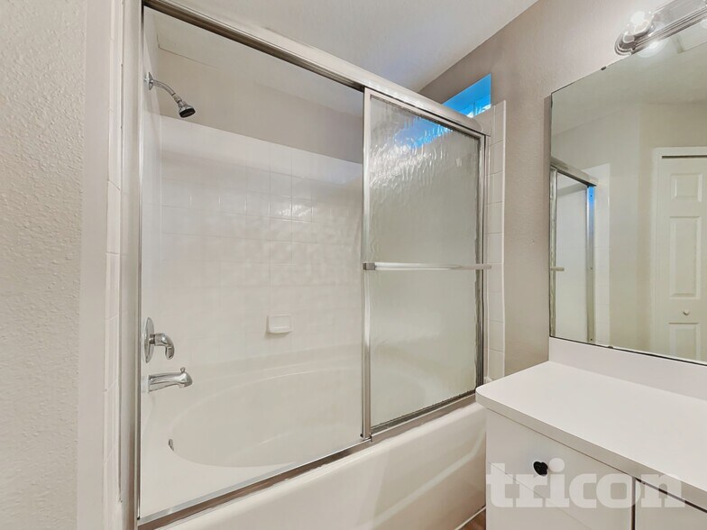 Building Photo - 14926 Deer Meadow Dr